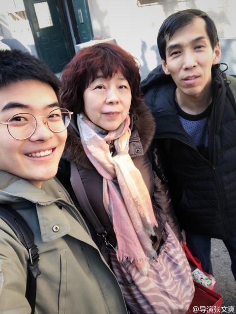 4岁女儿自己带，3岁儿子奶奶带，俩月后爸妈傻眼了：这是我儿子？