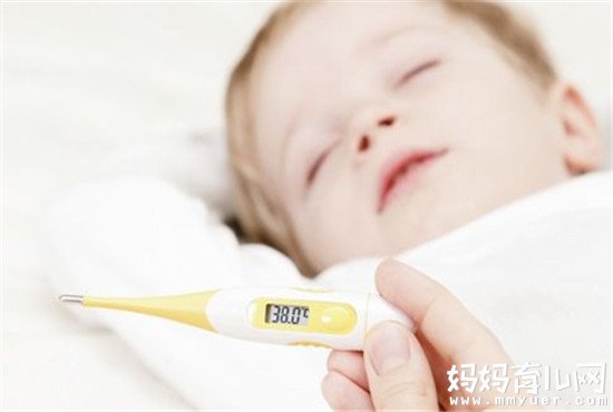 宝宝发烧睡觉要不要叫醒 超过这个体温就应该叫醒