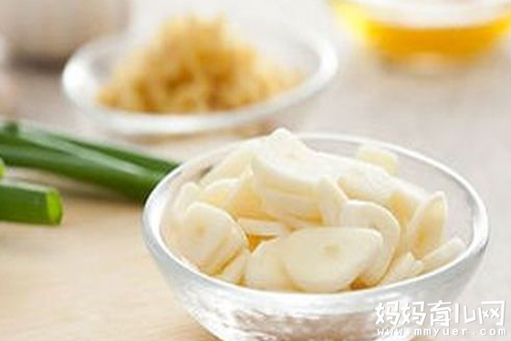 大蒜治疗咳嗽的民间偏方 成人儿小孩都适用