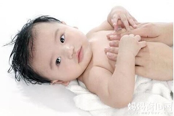 婴幼儿健康护理常识：3-4个月的婴儿拉肚子怎么办