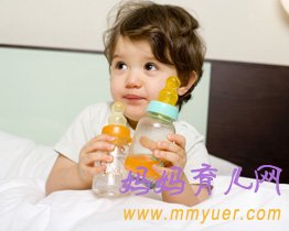 小儿秋季腹泻 口服糖盐水防脱水