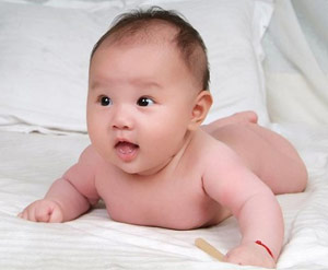 产前必读知识：小孩吐奶的护理小技巧