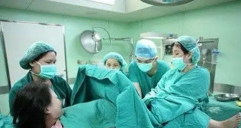 怀孕头胎剖腹产，二胎可以顺产吗？