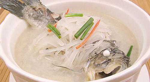 催奶产妇鲫鱼汤 美味健康有营养