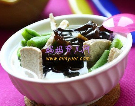治疗产后体虚：益母草木耳汤