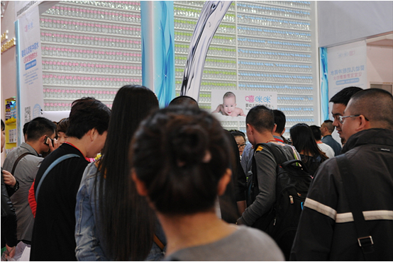 婴幼儿专用水引关注，嘻咪咪火爆北京婴童展