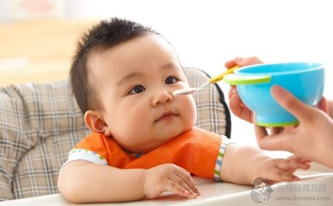 宝宝发热时应该吃什么