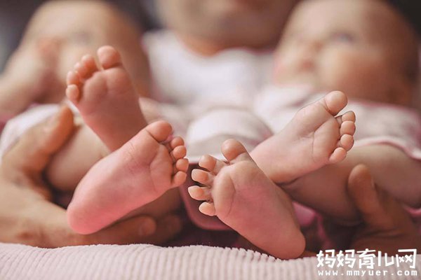 蒙圈！双胞胎怎么不给做四维 只因这几个现象在作怪