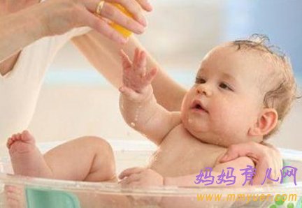 刺激宝宝大脑 帮助智力开发的小动作
