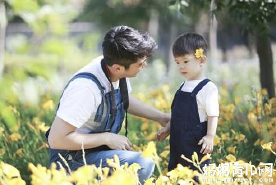 嗯哼为什么叫李晨爸爸 原来李晨与嗯哼大王有这关系