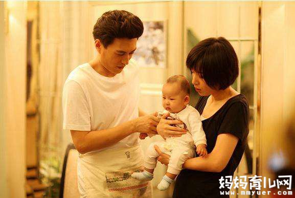 老干部靳东娶了几个老婆 靳东的现任老婆又是谁