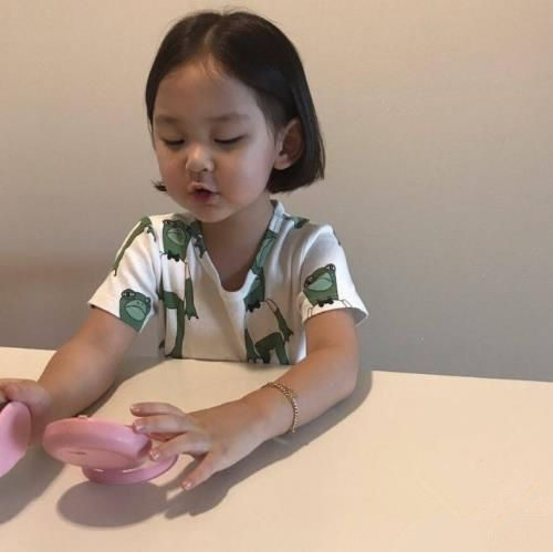 超可爱女宝宝短发发型 赶快给自己女儿弄一个