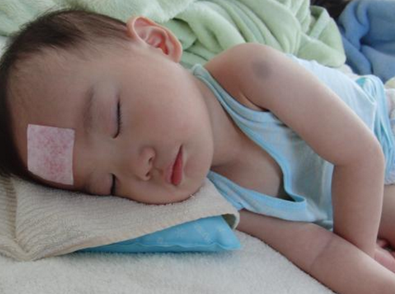 婴儿健康_婴儿手心潮湿是健康吗_福利院领养健康婴儿