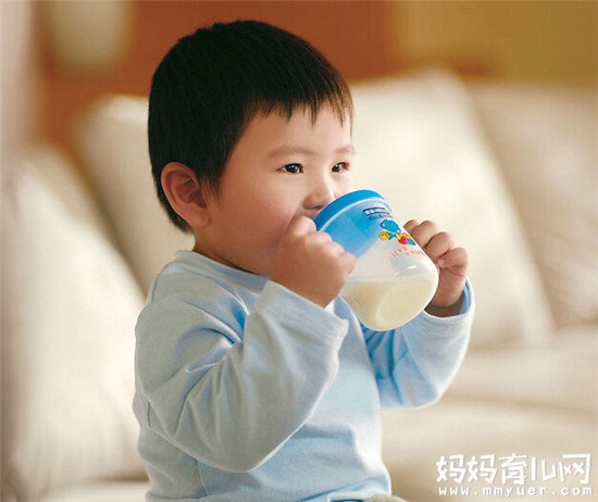婴儿奶粉是如何分段的呢 妈妈须知婴幼儿奶粉的这些事