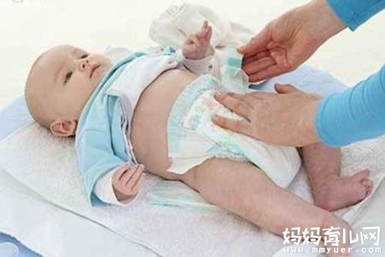 尿布湿的正确穿法图解 仅仅4个步骤让你轻松搞定