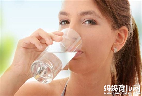 哺乳期喉咙痛吃什么药  一日见效吃这两种就对了