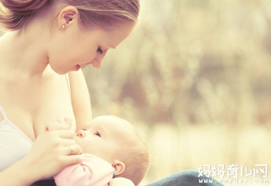 母乳喂养对宝宝的好处 绝不仅限于体质好那么简单