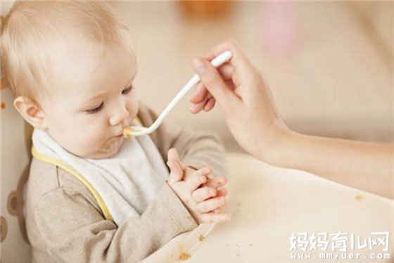 搞不懂六个月的宝宝能吃什么的麻麻看这里！