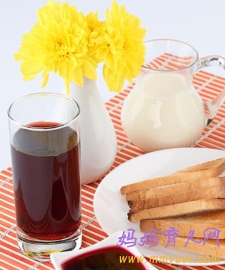三个月的宝宝可以吃的辅食/水果