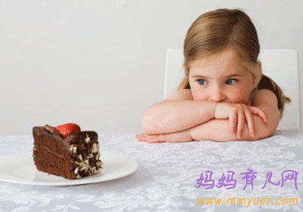 如何让孩子吃好零食？家长选择零食要“擦亮眼”