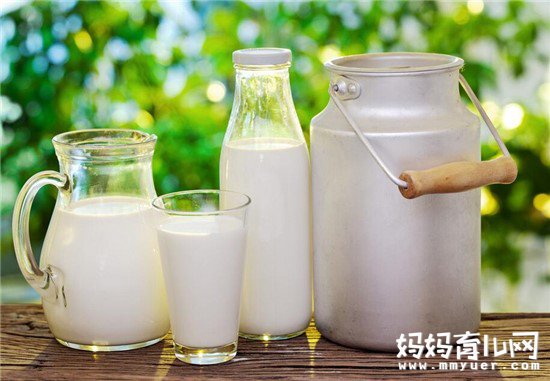 不是所有牛奶都有营养 这些牛奶不要再给孩子喝