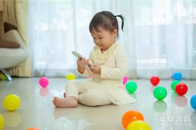 正面管教：宝宝爱玩手机没有错！关键是爸妈怎么做