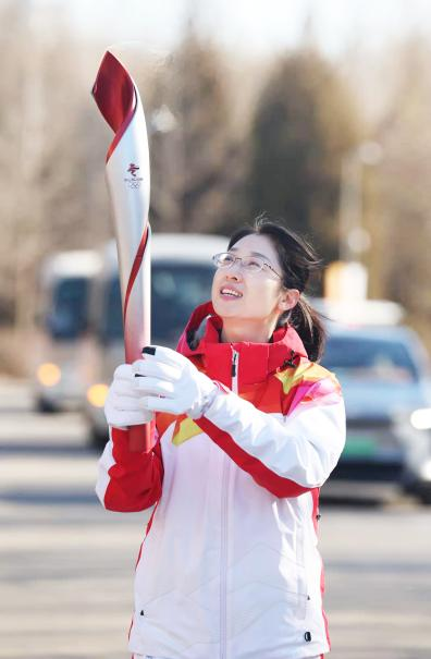 守护冬奥火炬，伊利金领冠“科研女神”叶文慧担任火炬手